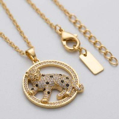 Leopard Circle Pendant Necklace Detail view